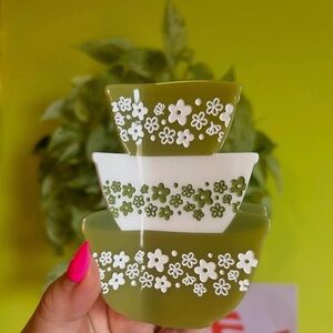 Vintage Pyrex Floral Green and White Stacking Bowls claw hair claw